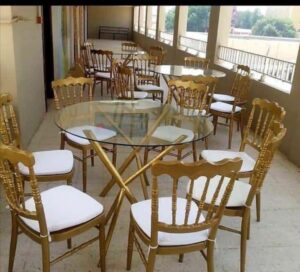 خدمة تأجير كراسي وطاولات