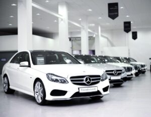 خدمة إيقاف وتنظيم السيارات في الكويت